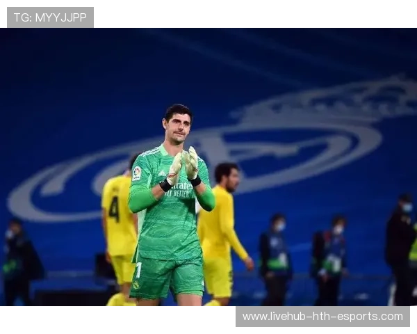 黄潜任意球直攻球门，库尔图瓦飞身扑出